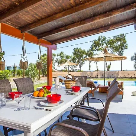 Villa Kalimera By The Sea